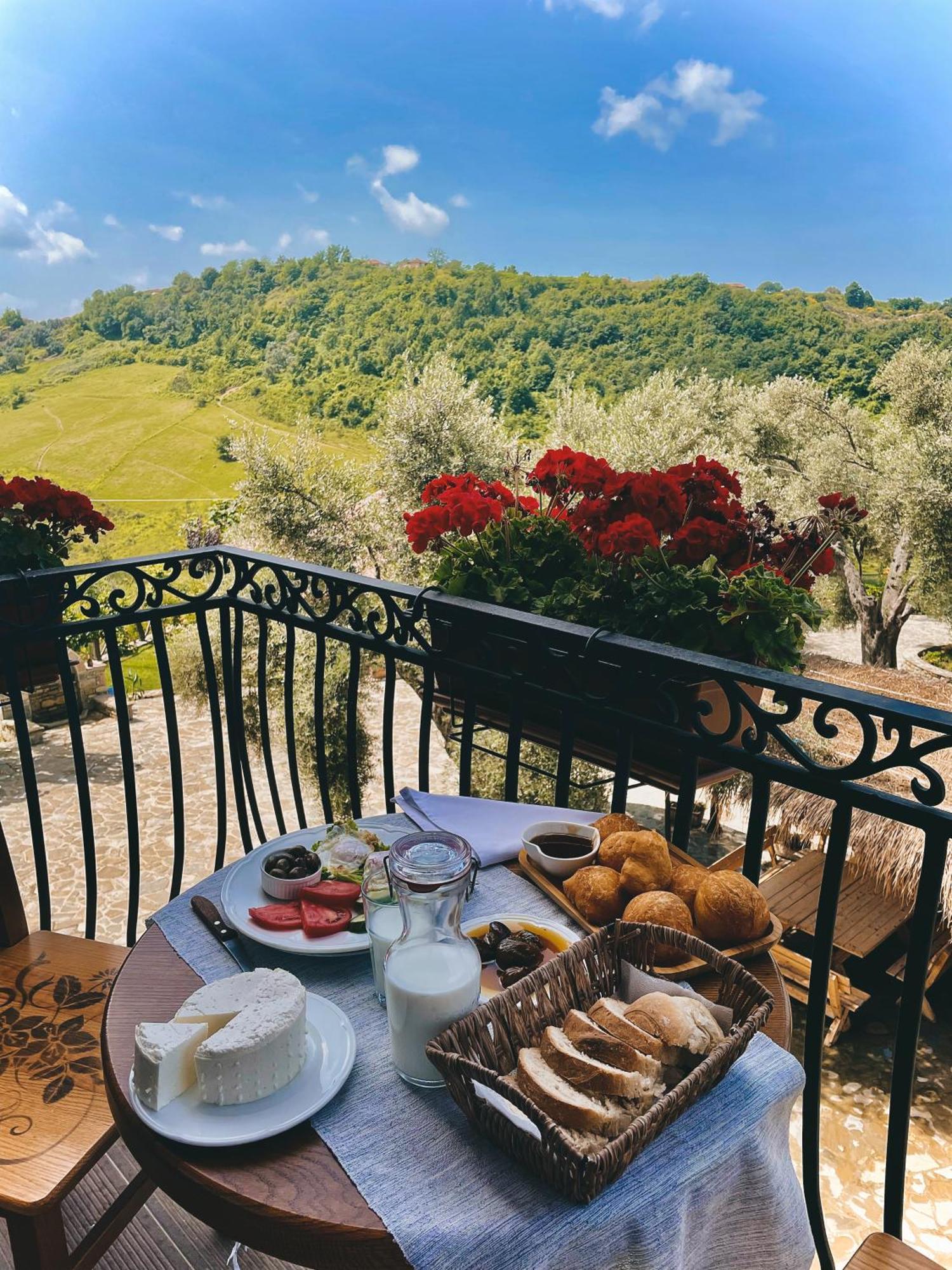 Bujtina Ajazi Guest house *